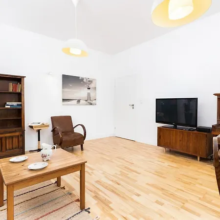 Center Starowiejska By Renters Апартаменты *
